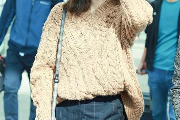 明星穿搭初春图片女_女明星秋装衣服搭配图片