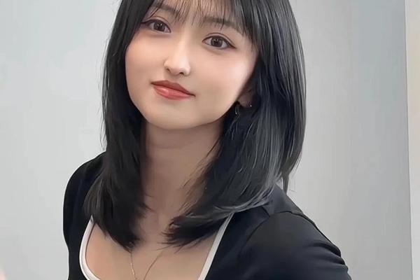 圆脸网红发型—圆脸流行的发型图片