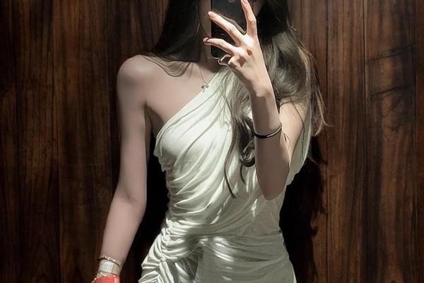 穿衣ou的难受,美女穿最难受的服装