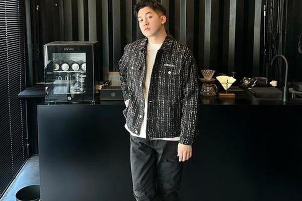 小香风外套怎么搭配最好看男,小香风鞋子最忌三种鞋