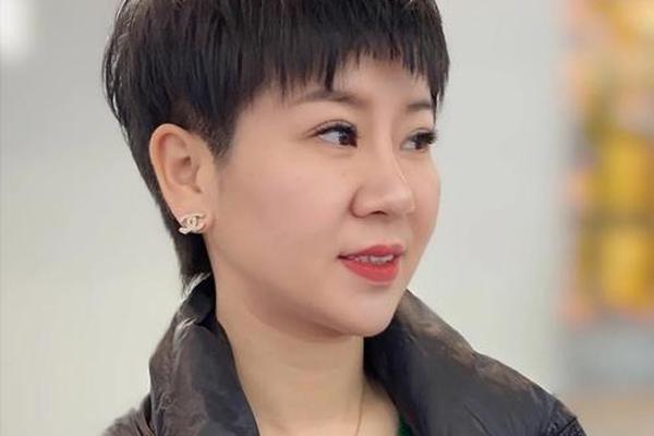 40-50岁女人最佳发型—最流行的短发型女