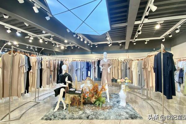 女装陈列设计图片_服装摆台陈列图片