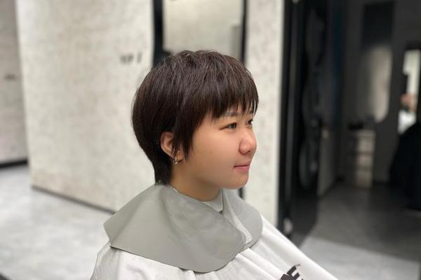 圆脸适合什么女;圆脸适合的短发