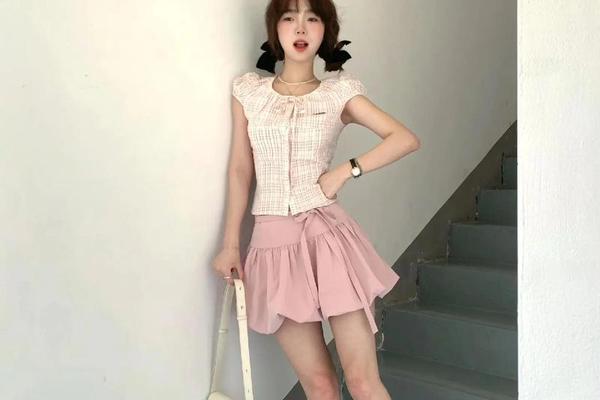 约会穿搭图片女生可爱版_和女生适合约会的穿搭